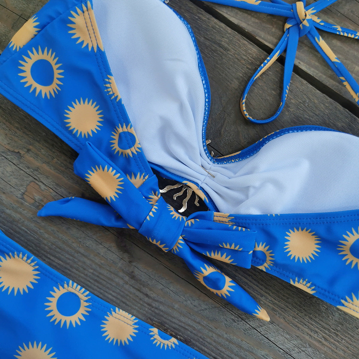 Stylish Two-Piece Bandeau Bikini – High-Waisted & Sun Print Design